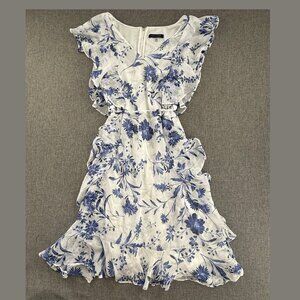Tommy Hilfiger Ruffled Dress White & Blue V-Neck Tie Belt Lined Size 6 cap sleev